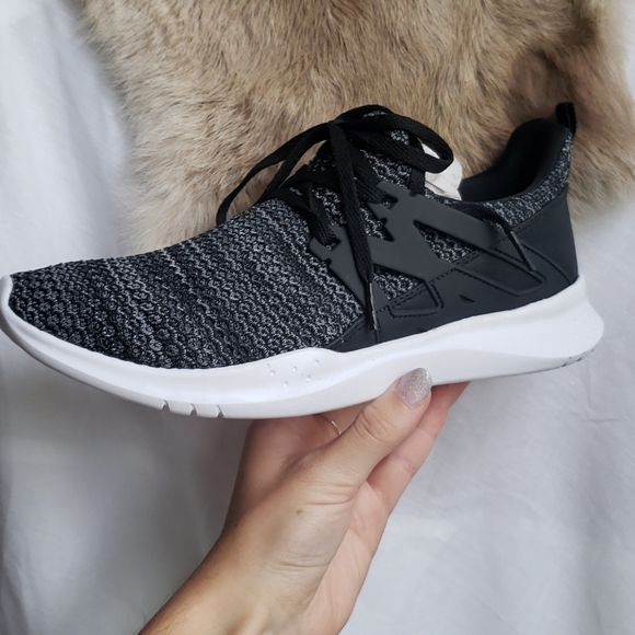 fabletics running shoes